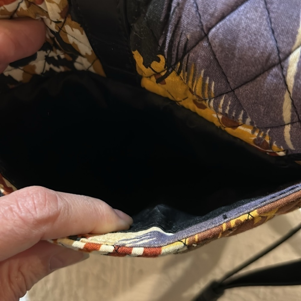 Vera Bradly Crossbody - Picture 12 of 12